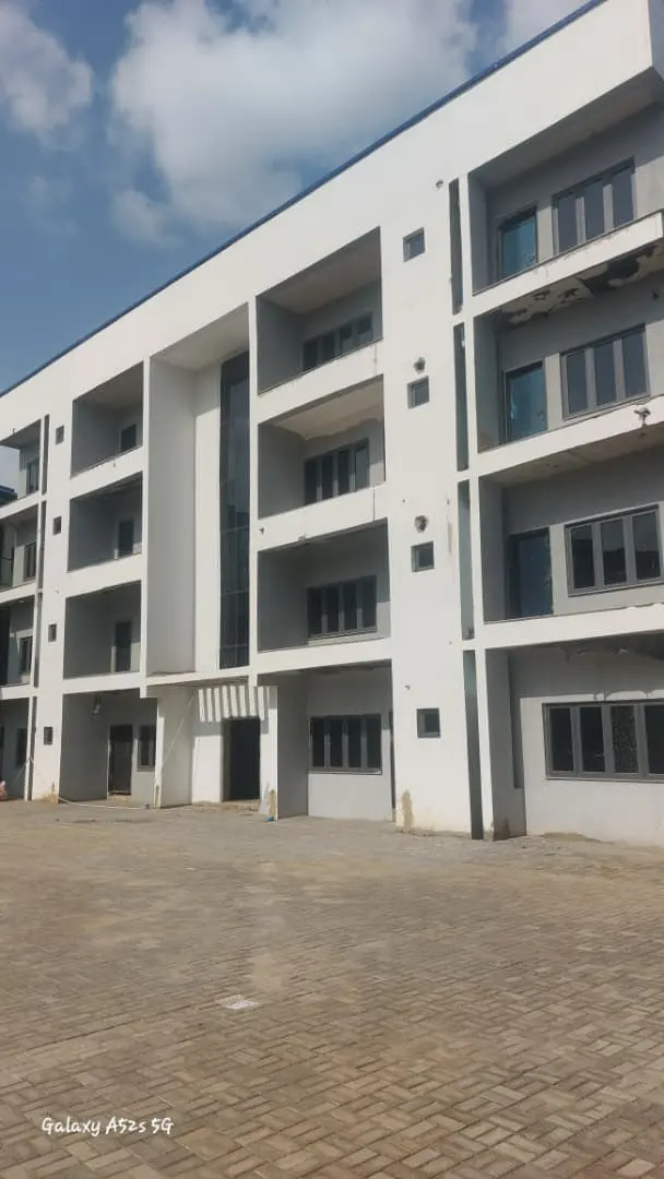 ✨ ULTRA-MODERN 4-BEDROOM TERRACE DUPLEX IN JAHI ✨ - photo 2