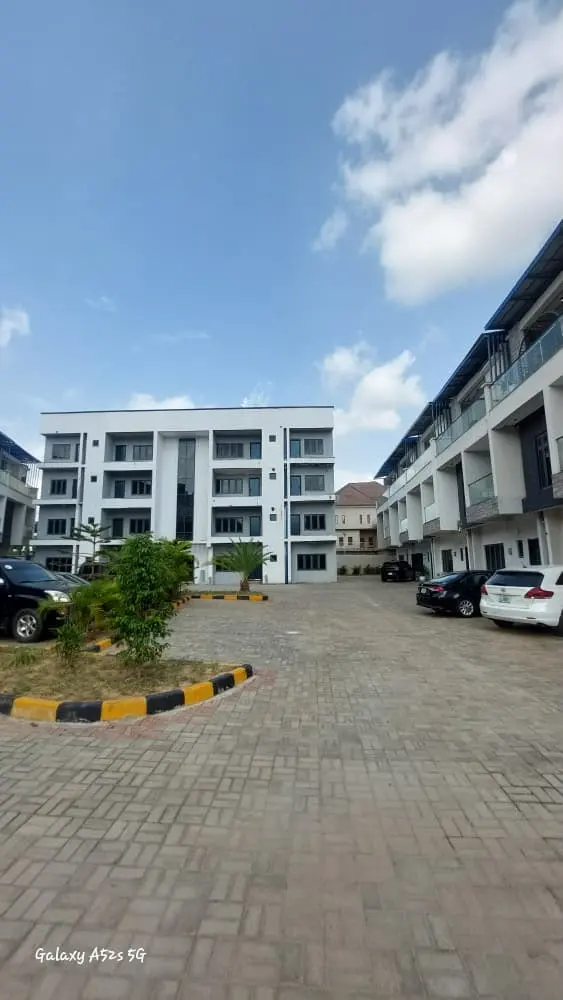 ✨ ULTRA-MODERN 4-BEDROOM TERRACE DUPLEX IN JAHI ✨ - photo 3